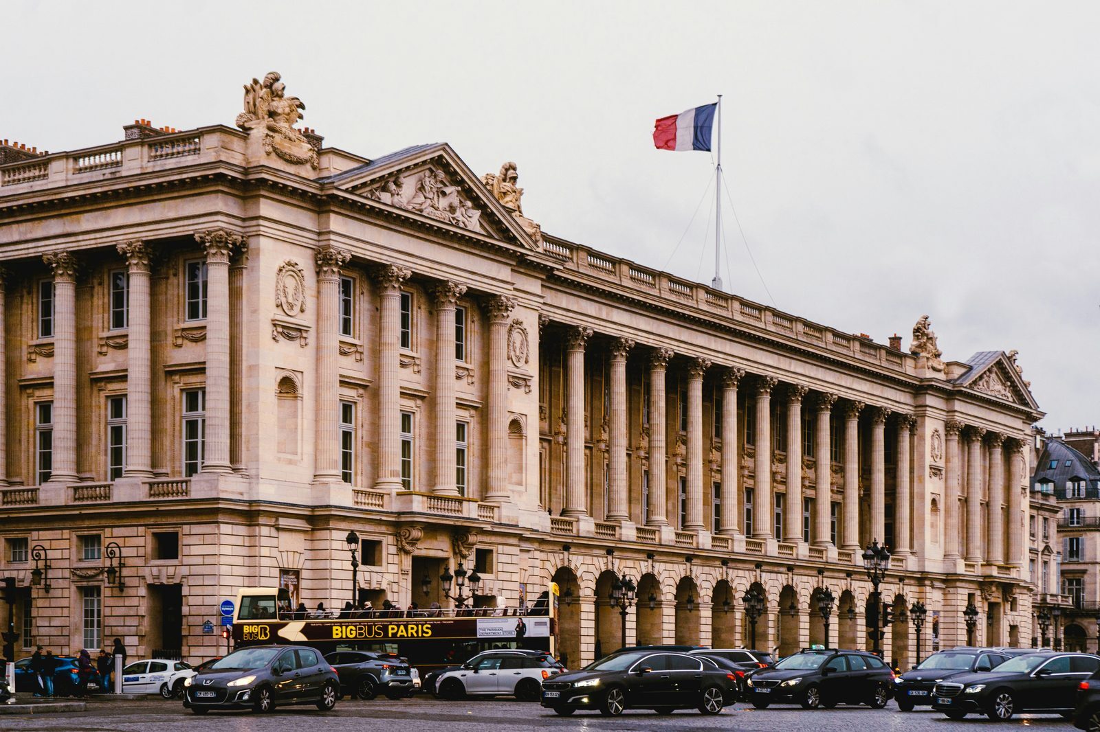 Place de la Concorde à Paris, illustrant la diversité des sites tertiaires en France